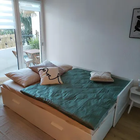 Le Des Arceaux Appartement *